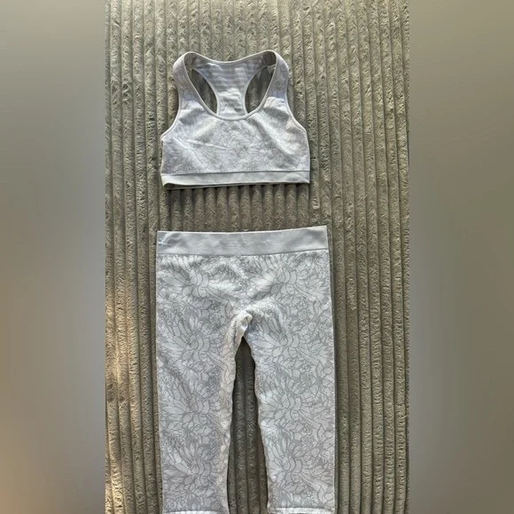 Fabletics set - Picture 2 of 4